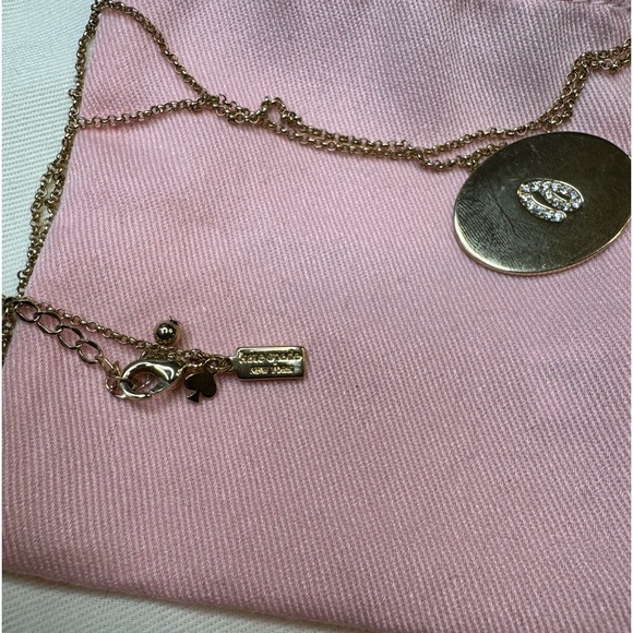 Kate Spade necklace with the letter E - Picture 3 of 5